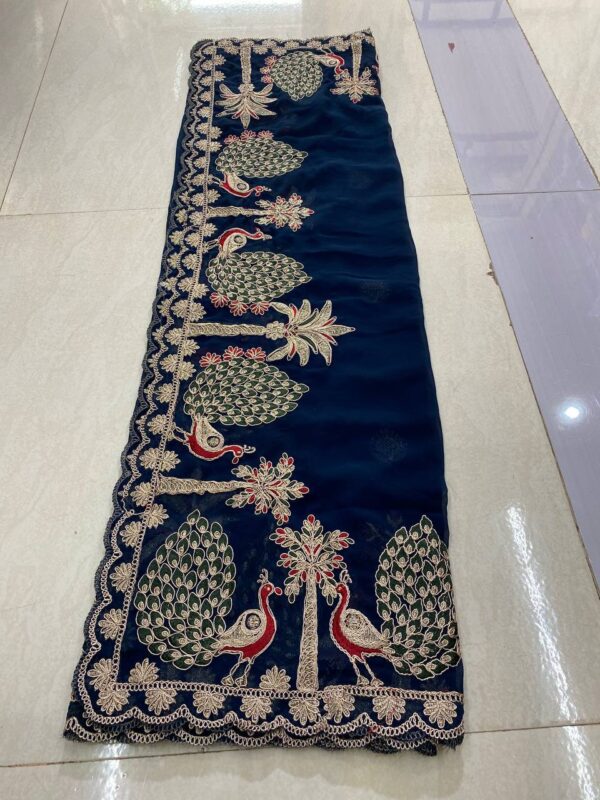 Blooming Georgette Vintage Embroidery Dupatta 2 (3)