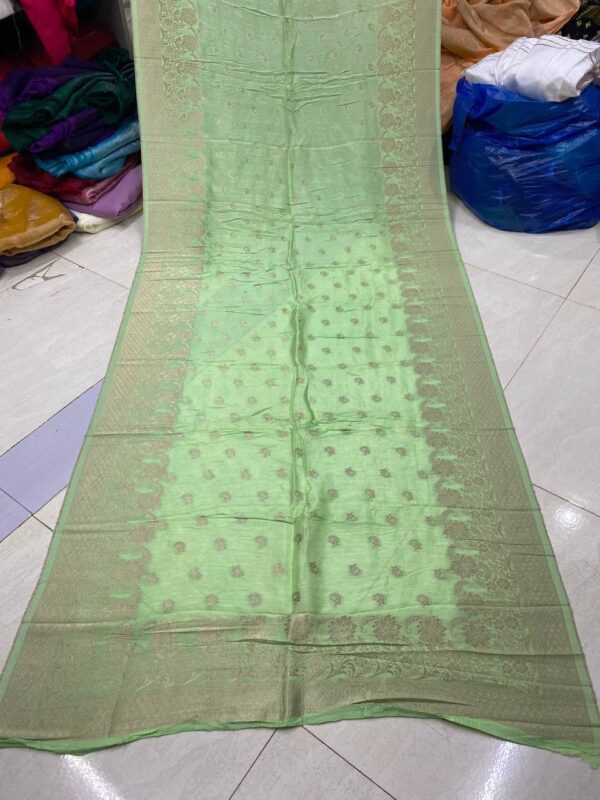 Pure Dola Silk Dupatta with intricate Banarasi weaving. Width: 36 inches, Length: 2.5 meters, ₹950 per piece.