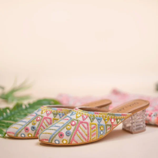 Embroidered heels with soft leather finish sole sizes 37 42 - High-Quality Fabric